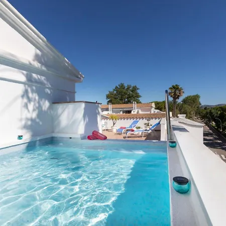 Club-4 By Interhome *
