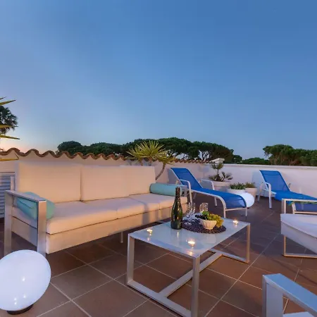Club-4 By Interhome